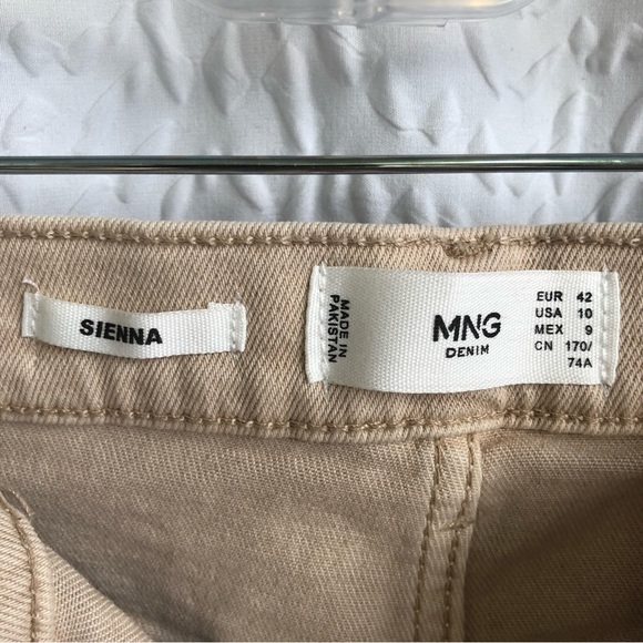BNWT Mango Sienna Flare Cropped High Waisted Jeans in Light Beige Women's 10 - Picture 8 of 16